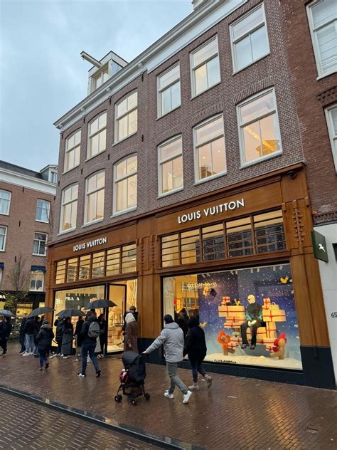 hoe lang bestaat louis vuitton|louis vuitton amsterdam hooftstraat.